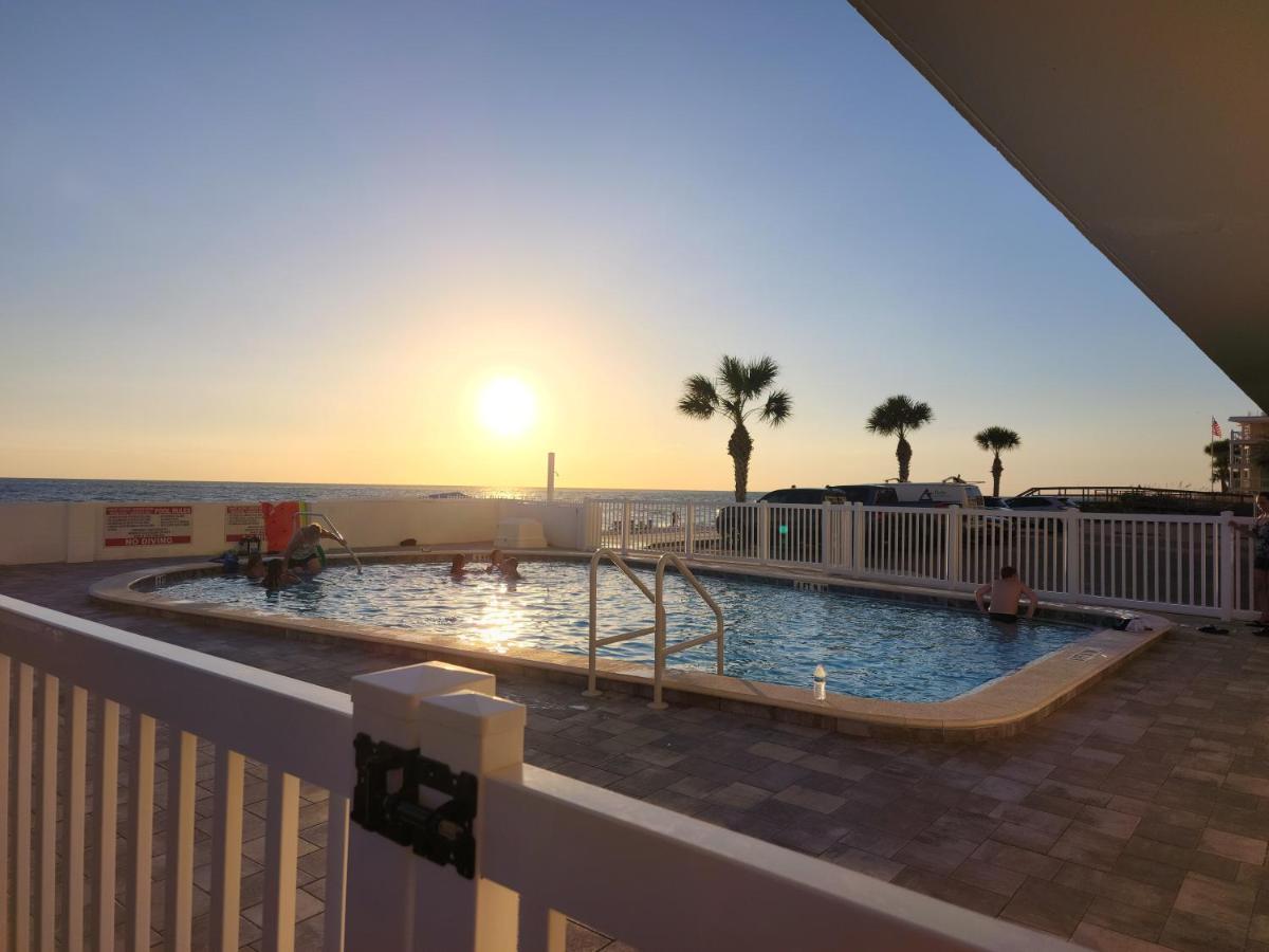 Funshine Sunset Beach St. Pete Beach Esterno foto