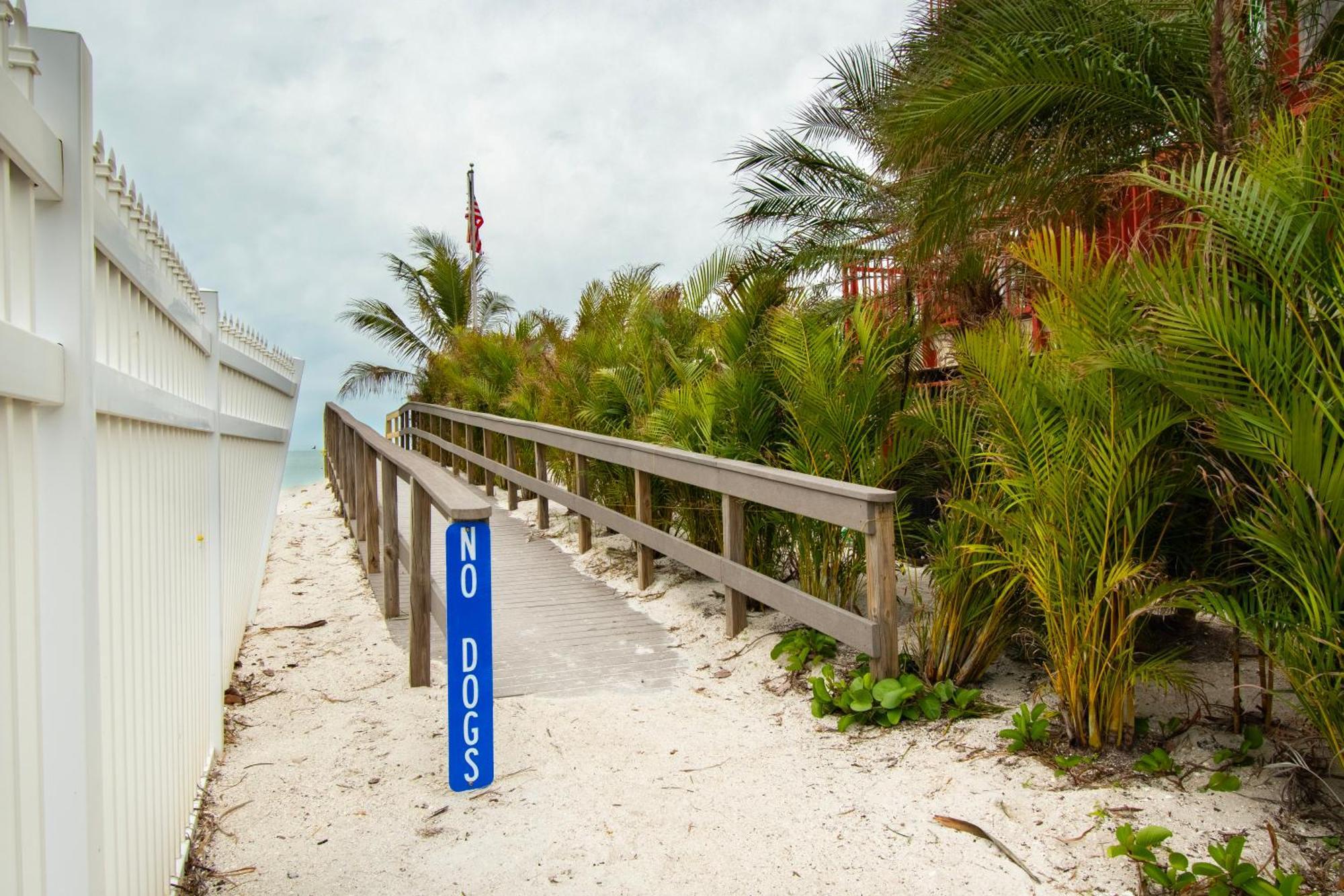 Funshine Sunset Beach St. Pete Beach Esterno foto